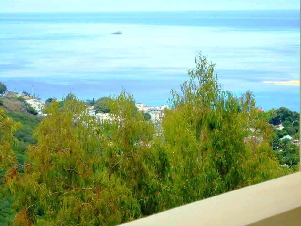 Coralie La Diffe'Rence Guest House Port Mathurin ภายนอก รูปภาพ